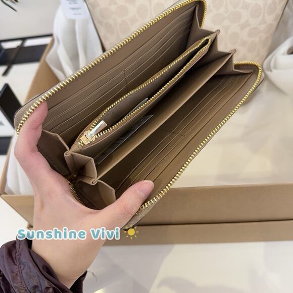 NWT Bundle Coach CBH20 Jude Duffle & CW778 Long Wallet Gold/Sand/Chalk - Picture 8 of 13